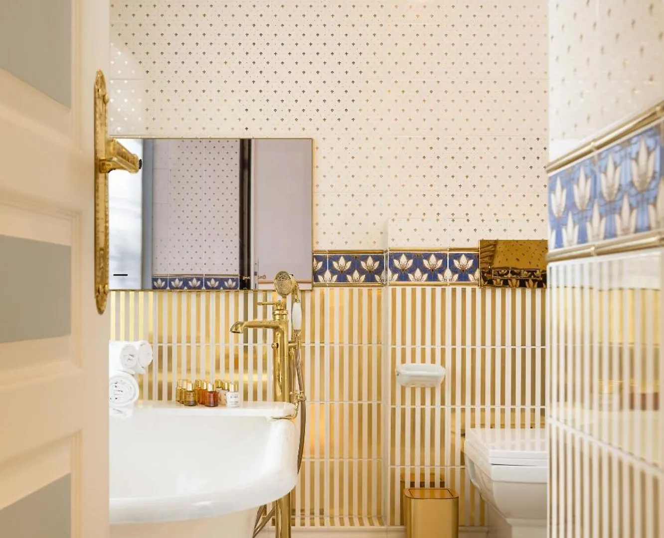 The Angelina Suite - Champs Elysees París 0*,